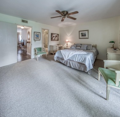 A rarely available 1st floor unit in Murry Hills, a chance for - photo 9