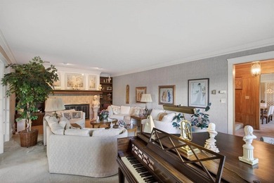 Step into a piece of timeless elegance with this extraordinary 4 - photo 13