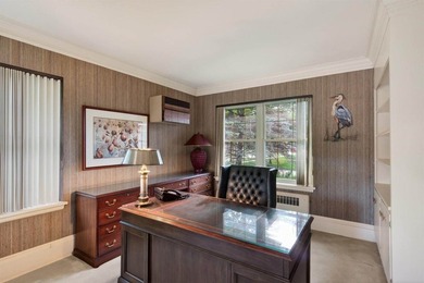 Step into a piece of timeless elegance with this extraordinary 4 - photo 16
