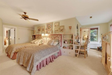 Step into a piece of timeless elegance with this extraordinary 4 - photo 27