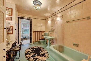 Step into a piece of timeless elegance with this extraordinary 4 - photo 29
