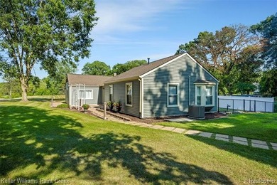 Welcome to 423 East Road! This updated 3 bedroom, 2 full bath - photo 29