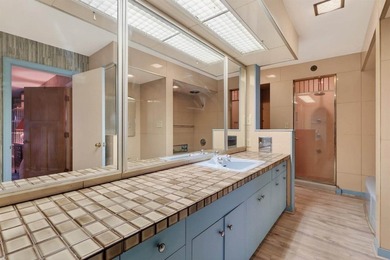 Step into a piece of timeless elegance with this extraordinary 4 - photo 34
