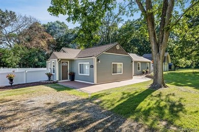 Welcome to 423 East Road! This updated 3 bedroom, 2 full bath - photo 36