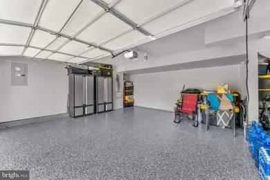 Welcome to this beautifully maintained end-unit townhome in the - photo 37