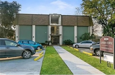 Lake Pontchartrain Condo For Sale in Metairie Louisiana