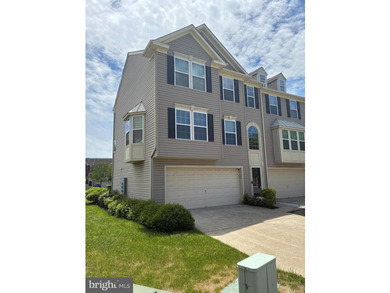 Welcome to this beautifully maintained end-unit townhome in the - photo 43