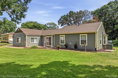 Welcome to 423 East Road! This updated 3 bedroom, 2 full bath - photo 46