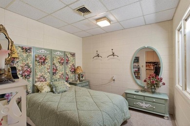 Step into a piece of timeless elegance with this extraordinary 4 - photo 48