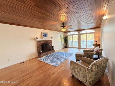 WOODED HIGH-ELEVATION TRENT RIVER HOME. This exceptional - photo 8