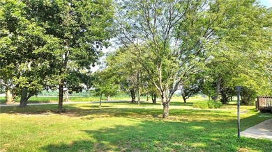 Discover the perfect blend of country living and convenience - photo 7