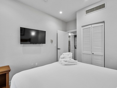 Located in the heart of Canyons Village at Sundial Lodge, this - photo 18