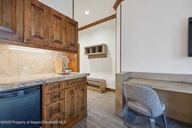 Enjoy prime summer time in Aspen. 2024 renovations completed - photo 23
