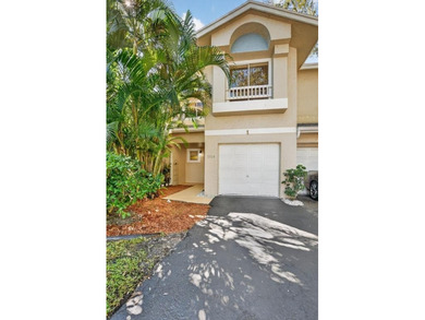 (private lake, pond, creek) Townhome/Townhouse For Sale in Deerfield Beach Florida