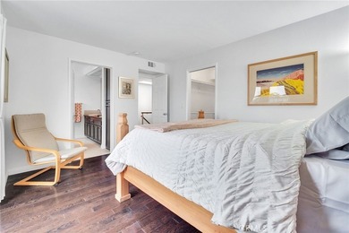 Welcome to this well-maintained 2-bedroom, 2.5-bathroom townhome - photo 17