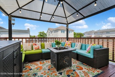 Welcome to 25 Peggy Lane! This beautifully updated 2-bedroom - photo 18