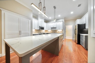 Luxury Lock-and-Leave Living in Brentwood at Maple Ridge - - photo 10
