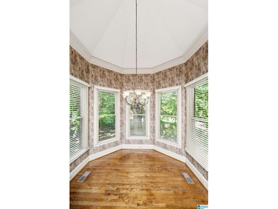 SELLER OFFERING $10,000 UPDATE ALLOWANCE. Welcome to 123 N. Lake - photo 28