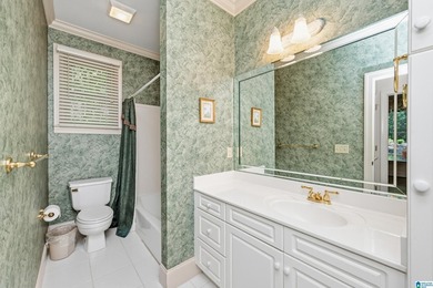 SELLER OFFERING $10,000 UPDATE ALLOWANCE. Welcome to 123 N. Lake - photo 44