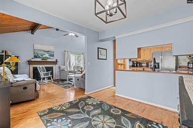 Rare opportunity to own a one-level, 3 bedroom condo in Yacht - photo 6