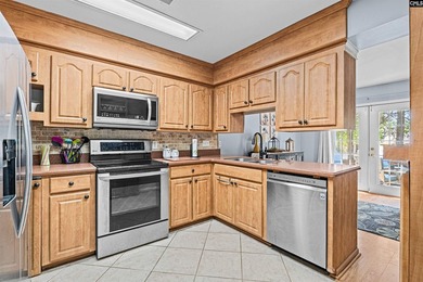 Rare opportunity to own a one-level, 3 bedroom condo in Yacht - photo 7