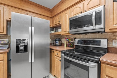 Rare opportunity to own a one-level, 3 bedroom condo in Yacht - photo 8