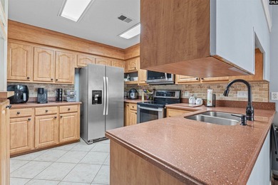 Rare opportunity to own a one-level, 3 bedroom condo in Yacht - photo 10
