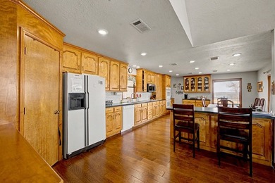 Waterfront retreat in the desirable Westwood subdivision on Lake - photo 11