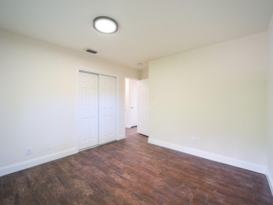 304 Cir W - photo 16