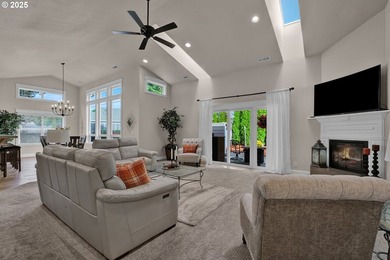 Exquisite Craftsmanship on a Quiet Cul-de-SacImpeccably - photo 10