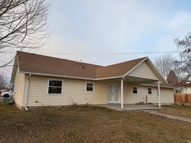 Enjoy the comfort of true single-level living in this 2003