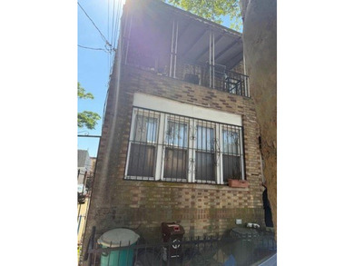Welcome to 618 Elton Street. This is an Estate Sale. A - photo 1