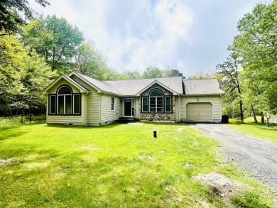 Lake Home For Sale in Blakeslee, Pennsylvania