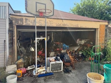 Welcome to 618 Elton Street. This is an Estate Sale. A - photo 8