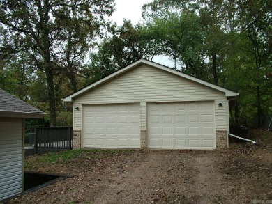 A touch of class in Camelot Estates. This 3 Bed, 2.5 Bath, 2014