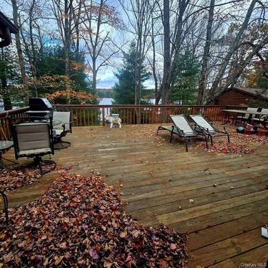 Rare opportunity to own a lakefront home in Lake Joseph. These - photo 4