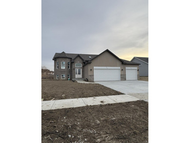 (private lake, pond, creek) Home For Sale in Merrillville Indiana