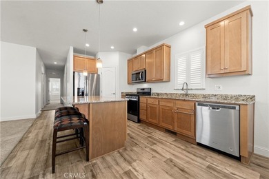 Welcome to this beautifully maintained 2022 Champion Homes - photo 6