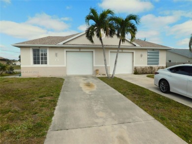 Cape Coral Lakes Area Townhome/Townhouse For Sale in Cape Coral Florida