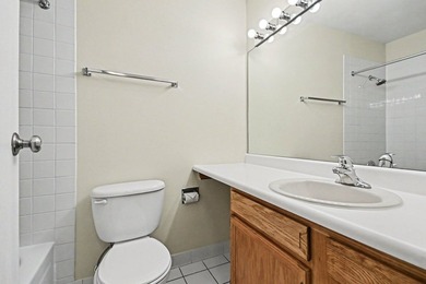 Welcome to Four Lakes! This well-maintained Birch model studio - photo 12