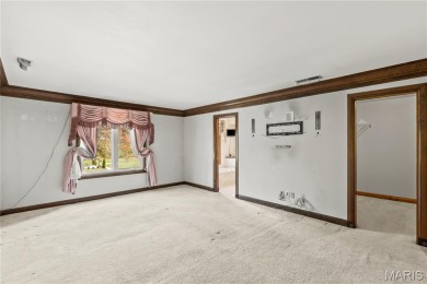 Welcome to this spacious condo in the desirable, gated Conway