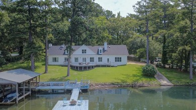 Located in Green Island Hills, this exceptional property offers - photo 10