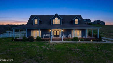Motivated sellers welcome you to this beautiful lake view home - photo 5