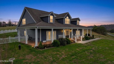 Motivated sellers welcome you to this beautiful lake view home - photo 6