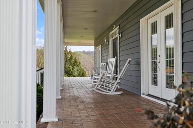 Motivated sellers welcome you to this beautiful lake view home - photo 7