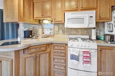 Come enjoy the vibrant coastal community of Birch Bay! This 2008 - photo 12