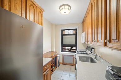 Tucked into the highly desirable Windsor Park Community, this - photo 13
