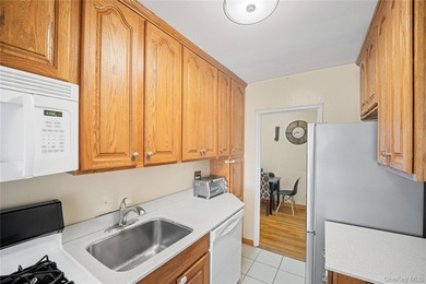 Tucked into the highly desirable Windsor Park Community, this - photo 14