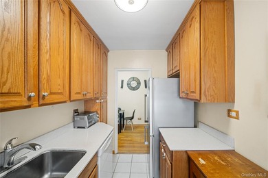 Tucked into the highly desirable Windsor Park Community, this - photo 15