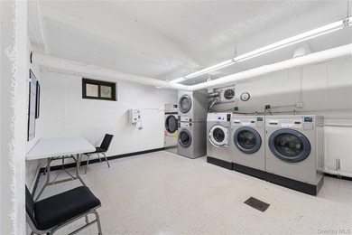 Tucked into the highly desirable Windsor Park Community, this - photo 18